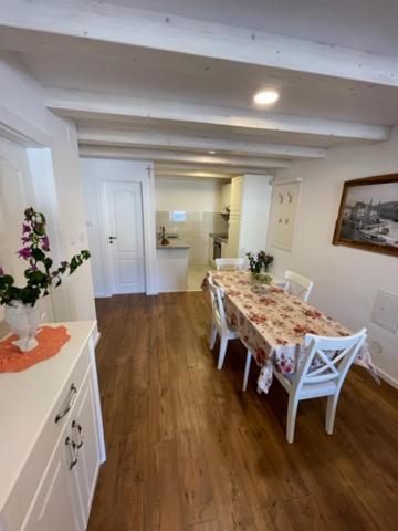 Apartment Concetta Црес Экстерьер фото